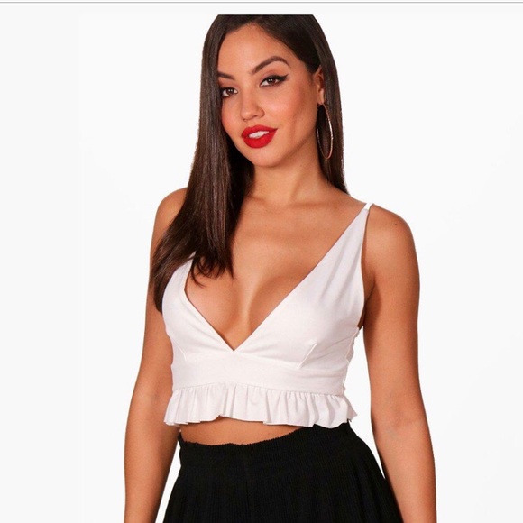 Boohoo Tops - New w/ Tags Ivory colored Ruffle Bra-let